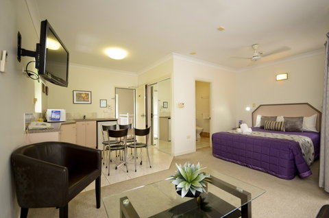 Reef Palms - Accommodation QLD 1