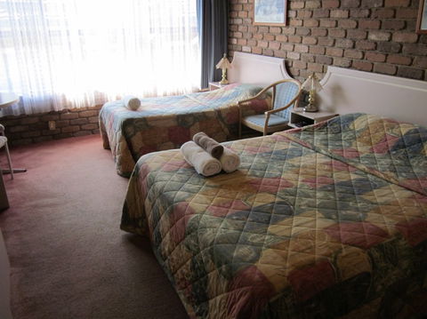 Farnham Court Motel - Accommodation QLD 4