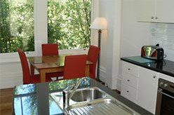 Aaron Lee Waterfront Apartments - Accommodation QLD 1