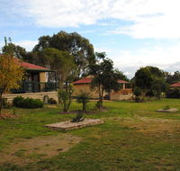 Lakes Entrance Country Cottages - Accommodation QLD