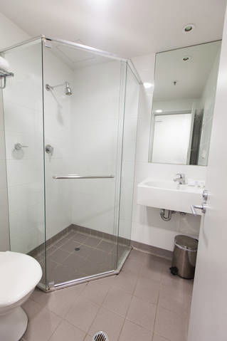Y Hotel Hyde Park - Accommodation QLD 4