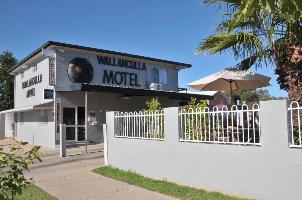 Lightning Ridge NSW Accommodation QLD