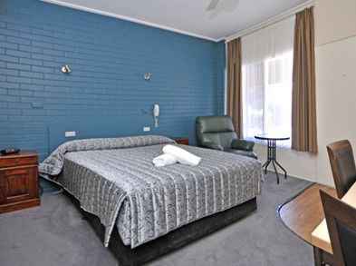 The Elm Motel - Accommodation QLD 1