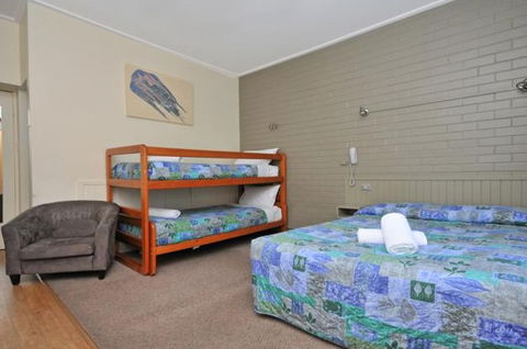 The Elm Motel - Accommodation QLD 3