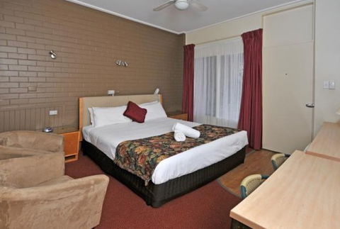 The Elm Motel - Accommodation QLD 5