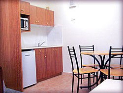 Pioneer Way Motel - Accommodation QLD 2