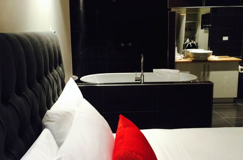 Tower Motel - Accommodation QLD 4