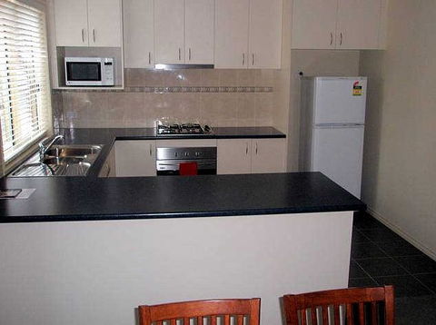 Victoria Lodge Motor Inn And Apartments - Accommodation QLD 2