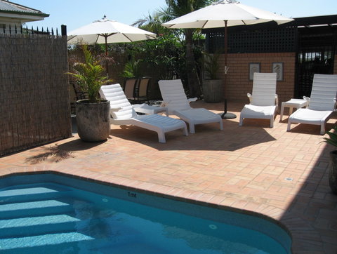 Golden Harvest Motor Inn - Accommodation QLD 4