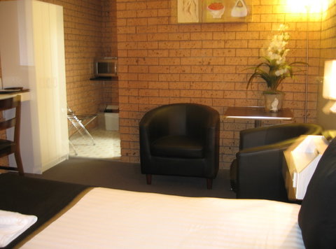 Golden Harvest Motor Inn - Accommodation QLD 5