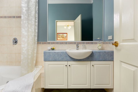 Durham Lodge - Accommodation QLD 7