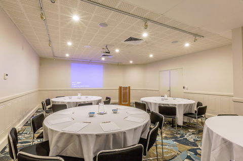 Ramada Hotel Hope Harbour - Accommodation QLD 5