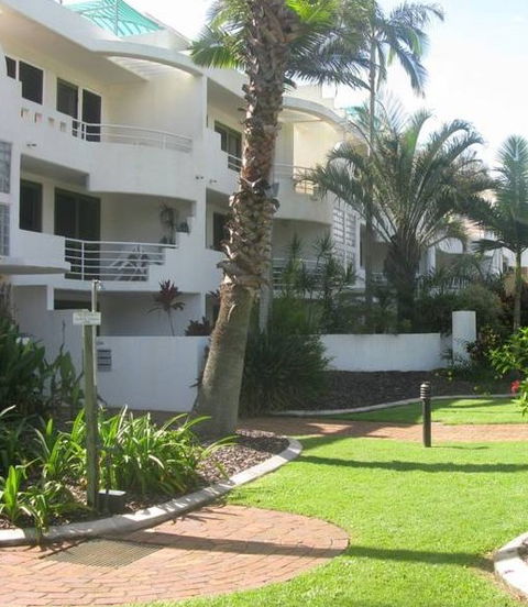 Camargue Beachfront Apartments - Accommodation QLD 1