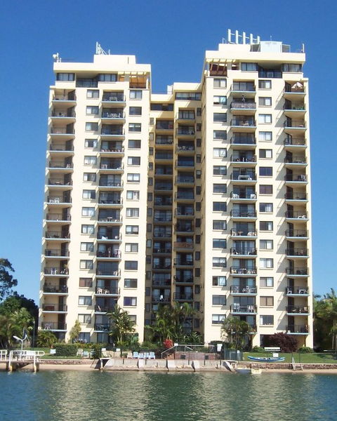 Banyandah Towers - Accommodation QLD 0
