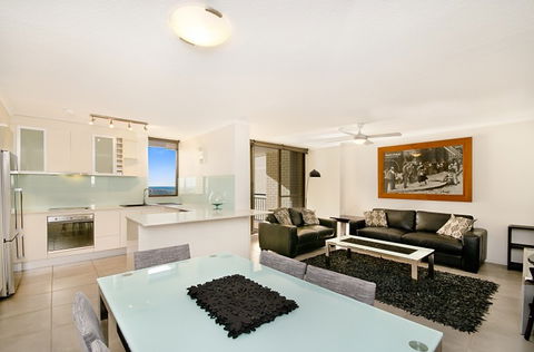 Banyandah Towers - Accommodation QLD 3