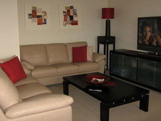 Beachfront Towers - Accommodation QLD 8