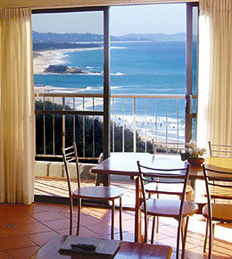 Beachfront Towers - Accommodation QLD 10