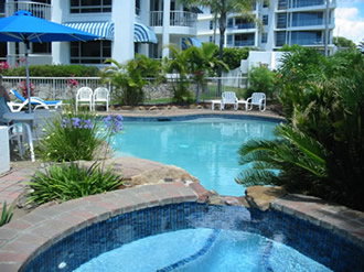 Estoril On Moffat Holiday Apartments - Accommodation QLD 4