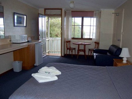 Lightkeepers Inn Motel - Accommodation QLD 1