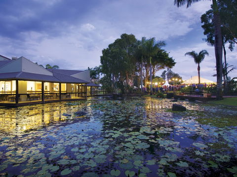 Oaks Oasis - Accommodation QLD 1