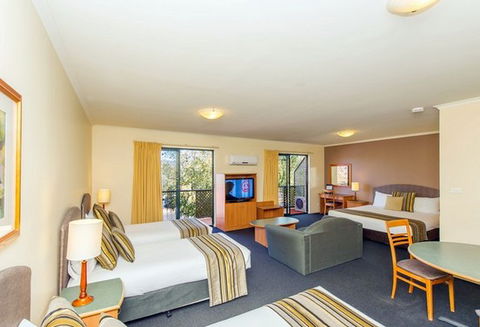 Alpha Hotel Canberra - Accommodation QLD 4