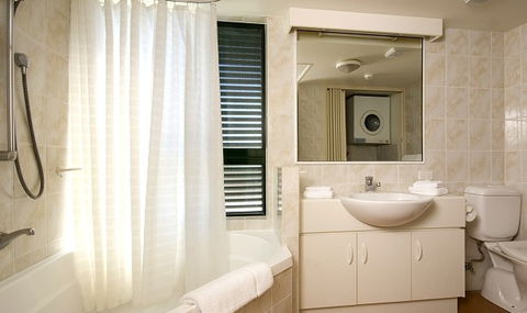 Tropic Towers Apartments - Accommodation QLD 1