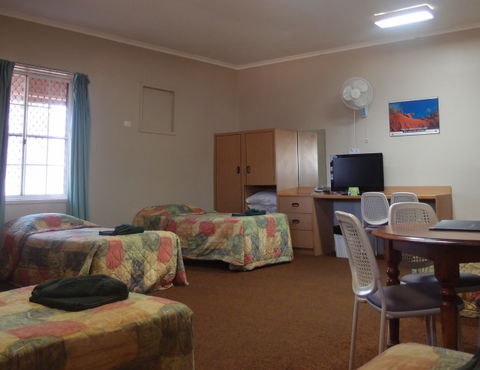 Bluestone Motor Inn - Accommodation QLD 1