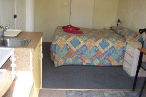 Beach Motor Inn - Accommodation QLD 3