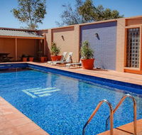 Desert Cave Hotel - Accommodation QLD