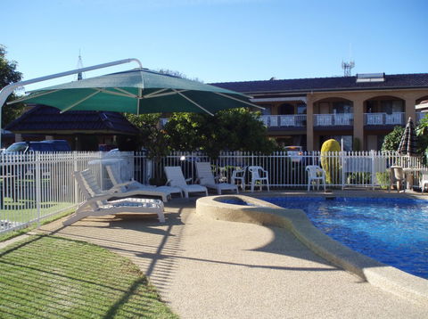 Lake View Motel - Accommodation QLD 1