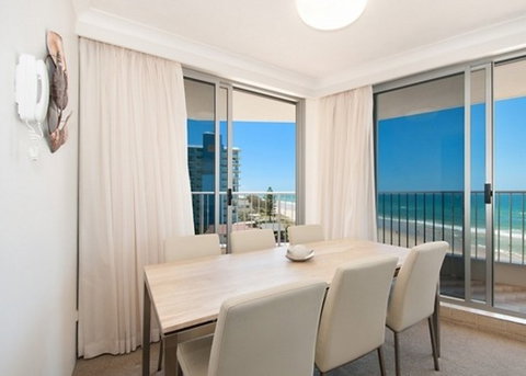 Beachside Tower - Accommodation QLD 2