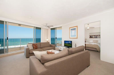 Beachside Tower - Accommodation QLD 8