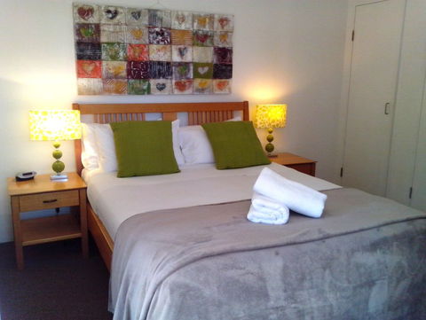 Outrigger Bay Apartments - Accommodation QLD 5