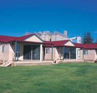 The Mac's Beachfront Villas - Accommodation QLD