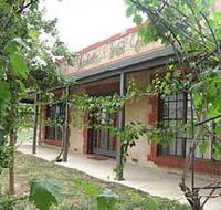 Under the Vines - Accommodation QLD