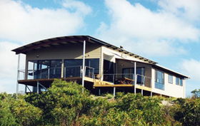 Saar Beach House - Accommodation QLD 0