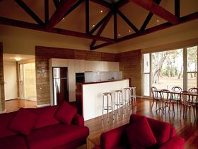 The Menzies Retreat - Accommodation QLD 0