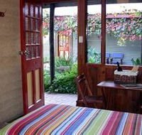 Red Poles - Accommodation QLD