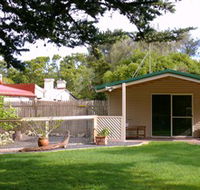 Shiralea Country Cottage - Accommodation QLD