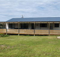 Surfin Sceales Beach House - Accommodation QLD