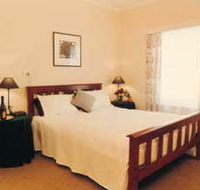 The Farm House - Accommodation QLD