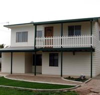 Louth Bay Holiday Apartment - Accommodation QLD