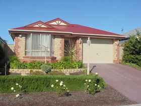 Lakeside Getaway - Accommodation QLD 0