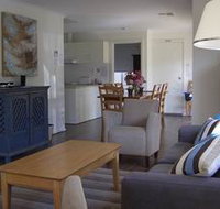 Saltaire Yellow - Accommodation QLD