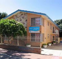 Waves on Broadway - Accommodation QLD