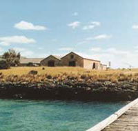 Mt Dutton Bay Woolshed Hostel - Accommodation QLD