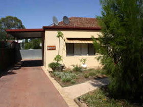 Loxton Smiffy's Bed And Breakfast (Sadlier Street) - Accommodation QLD 0