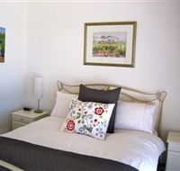 ArtWine Cottages - Accommodation QLD