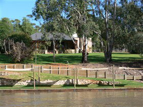 Roonka Riverfront Cottages - Accommodation QLD 0