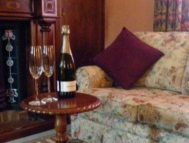 Marble Lodge - Accommodation QLD 5